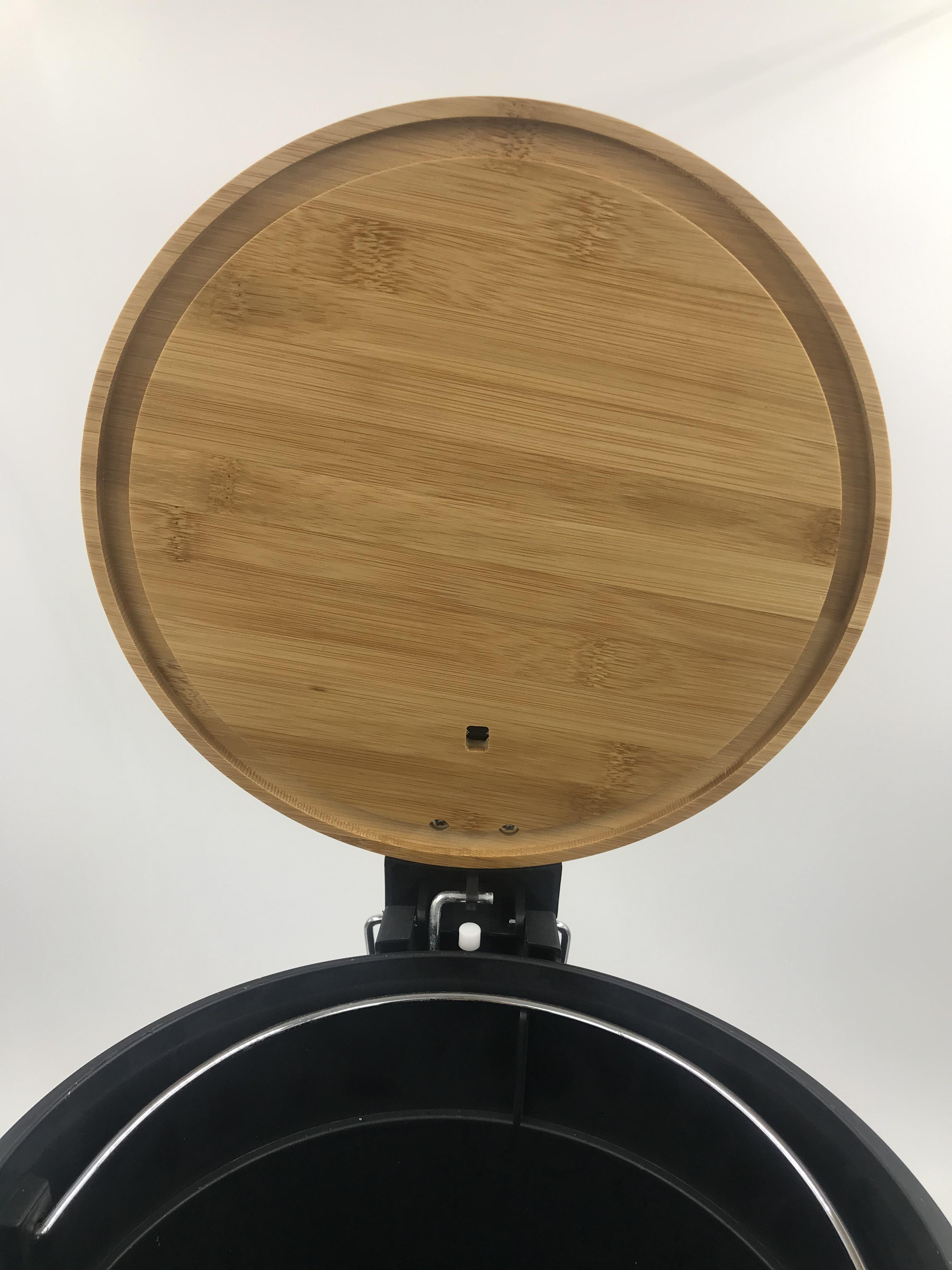 2024 Modelo popular Bin de basura 30 L Pedal Bin de plástico Bin de baño con tapa de bambú de pedal