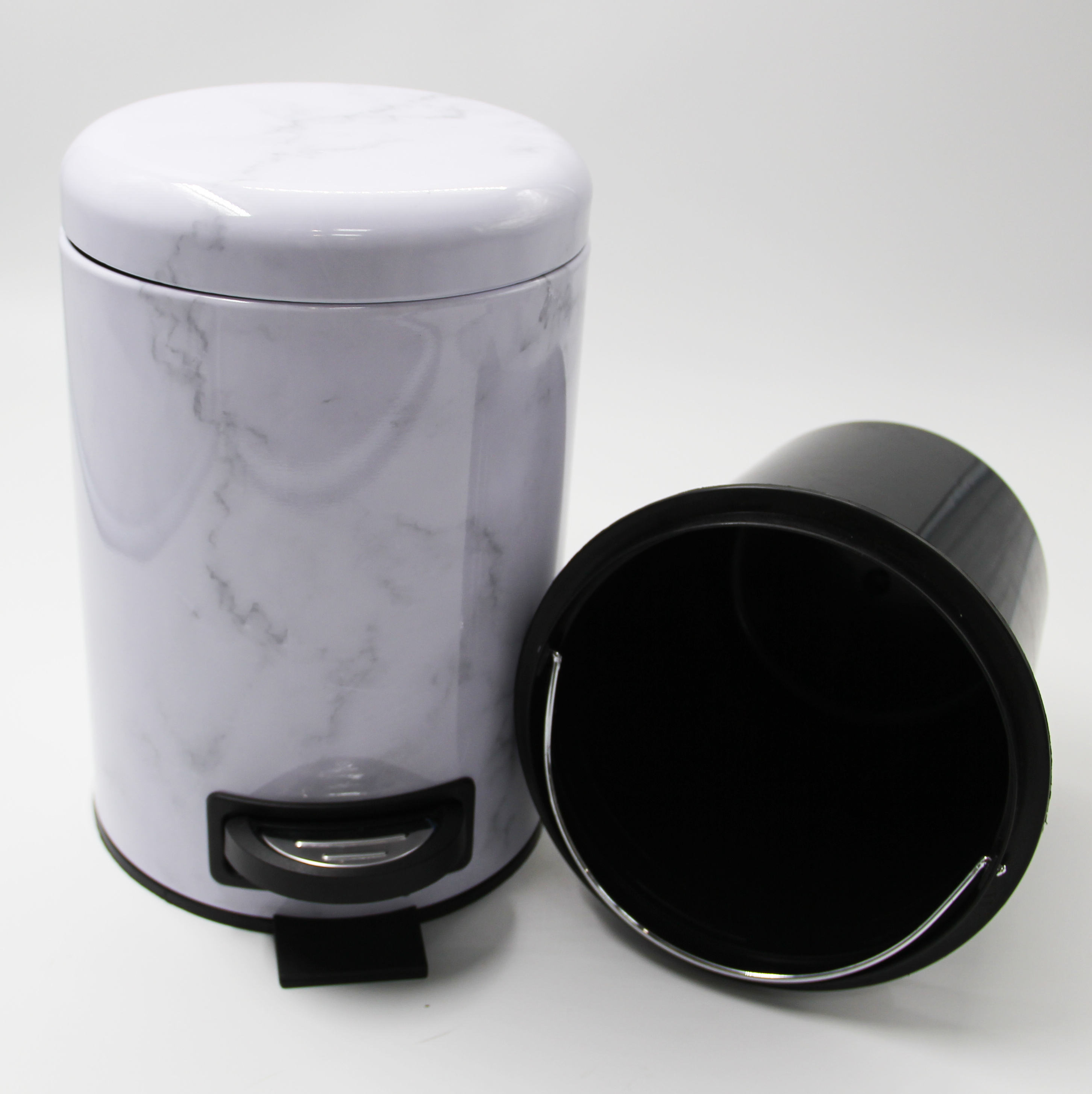 Fabricante chino Pedal Bin 3L Bins de residuos Tipo de pedal Gran tamaño de basura de pedal