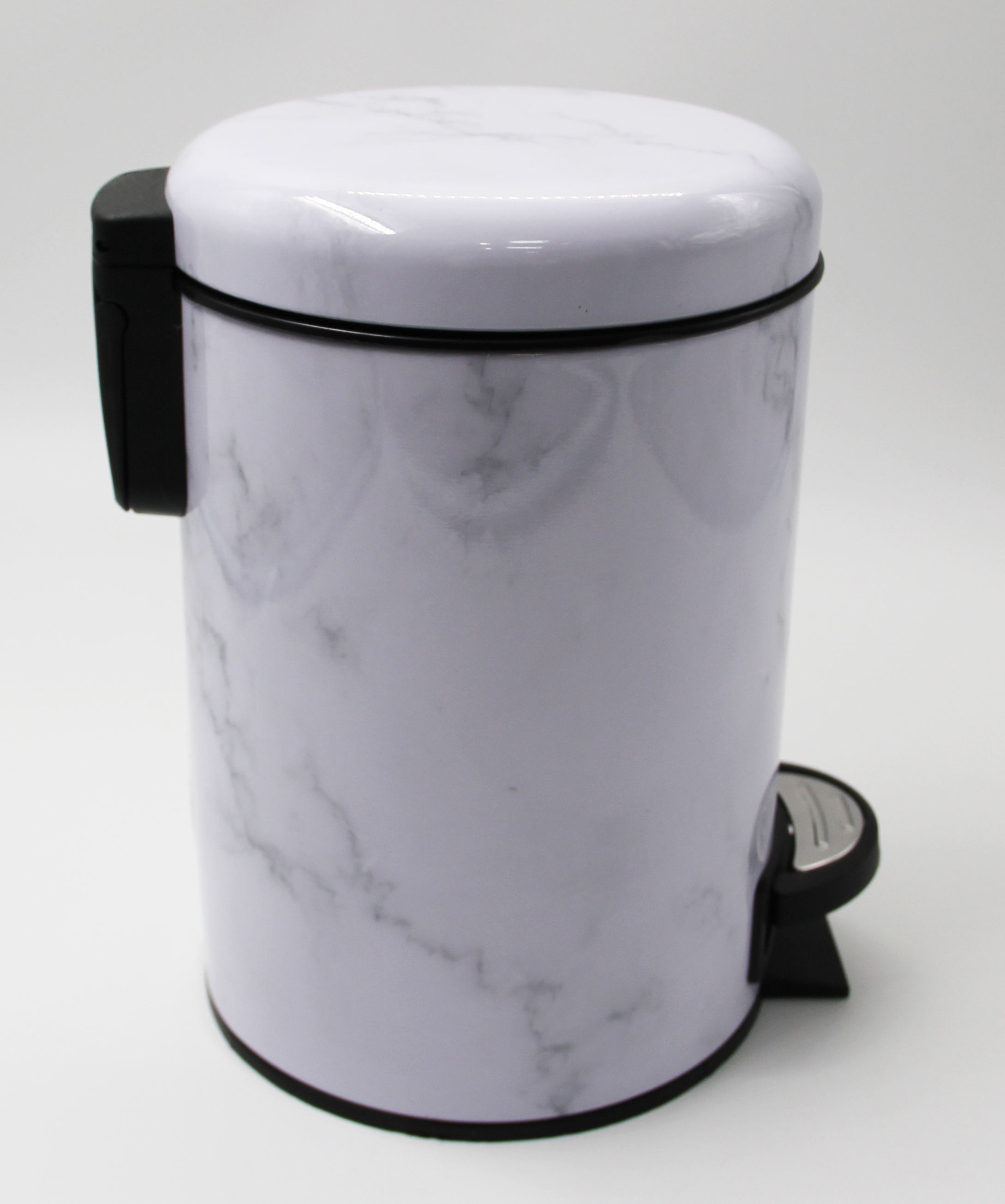 Fabricante chino Pedal Bin 3L Bins de residuos Tipo de pedal Gran tamaño de basura de pedal