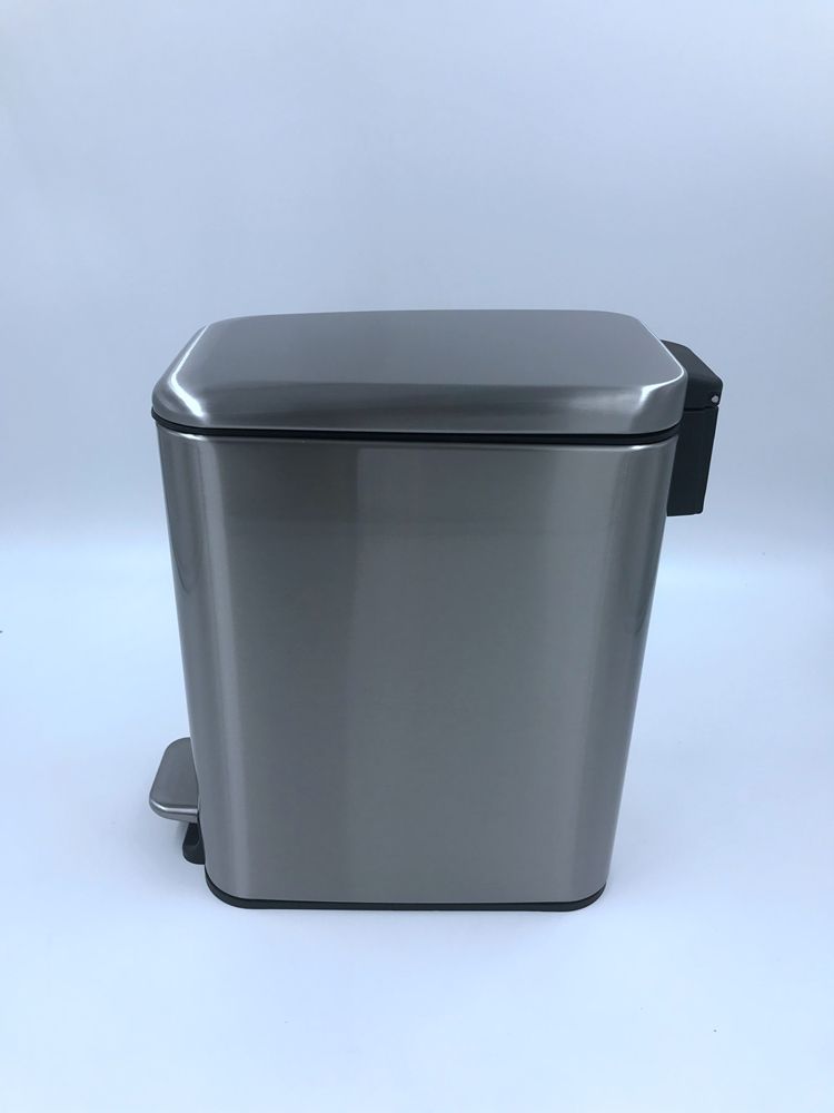 Pedal de pedal delgado rectangular de 5 litros Bin suave cerrado cubierta interna extraíble con mango de transporte